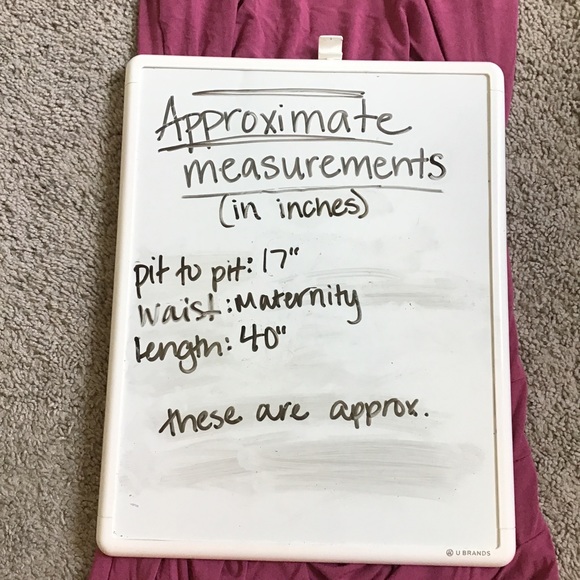 Ingrid & Isabel Sleeveless Bodycon Maternity Dress with Ruching - Picture 5 of 8